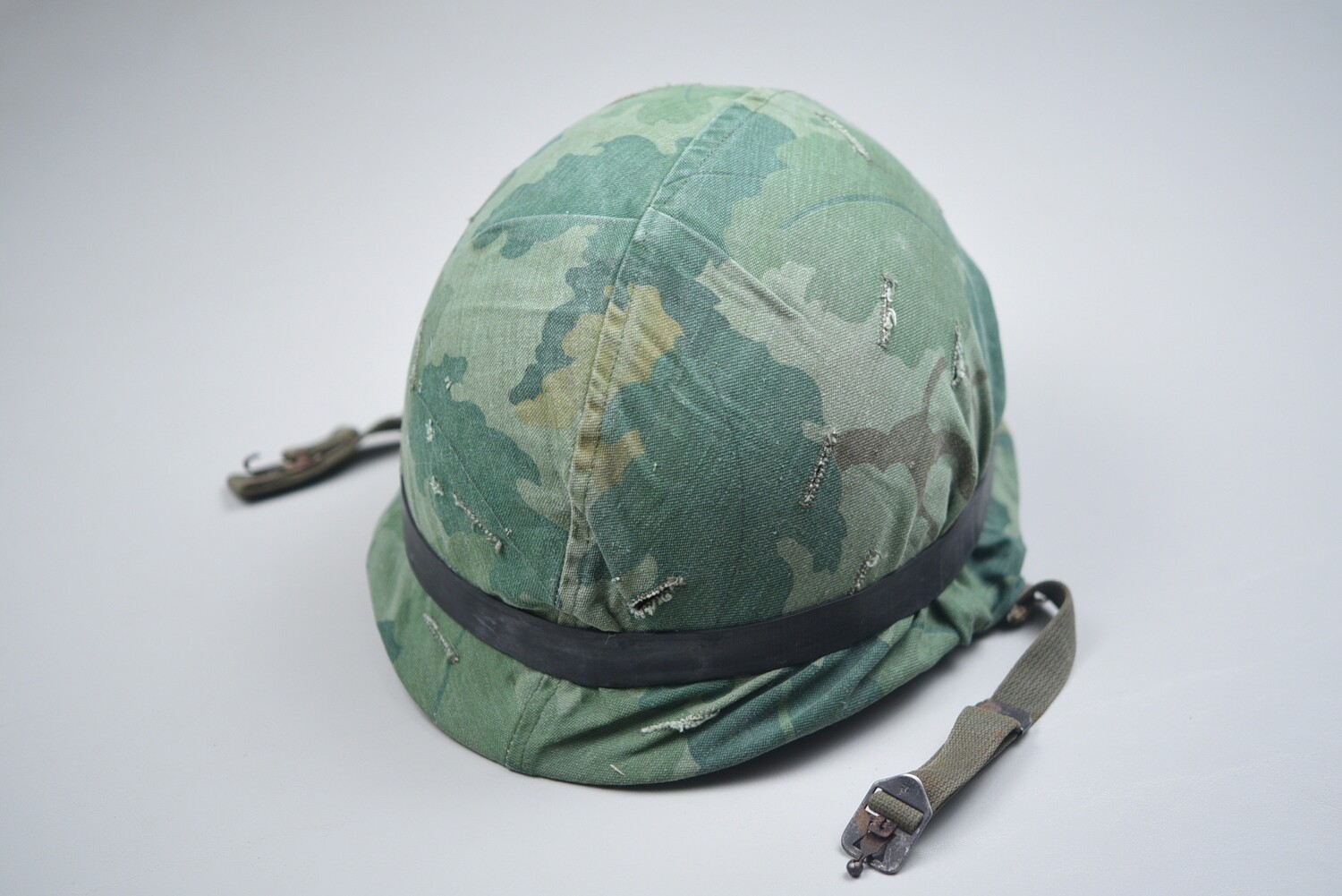 VIETNAM WAR U.S. M1 HELMET w/MITCHELL TWILL CAMO COVER - DATED 1965 &amp; INNER TUBE BAND