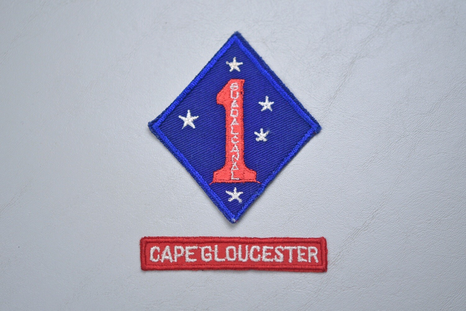 WWII U.S. 1st MARINE DIVISION SHOULDER PATCH w/CAPE GLOUCESTER TAB