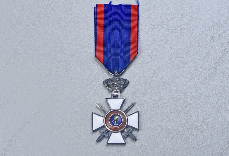 WWI GERMAN OLDENBURG HOUSE AND MERIT ORDER OF DUKE PETER FREDERICK LOUIS, KNIGHT 2nd CLASS WWI GERMAN OLDENBURG HOUSE AND MERIT ORDER OF DUKE PETER FREDERICK LOUIS, KNIGHT 2nd CLASS