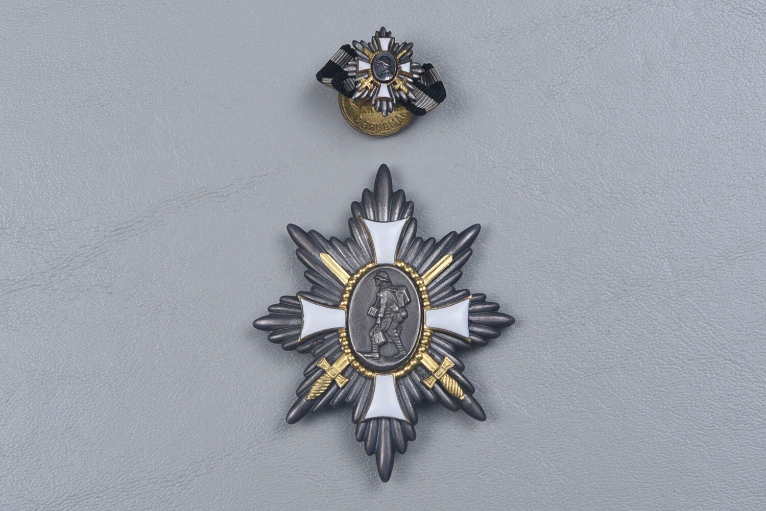 WWI GERMAN 1914-1918 HAMBURG HONOR BADGE w/MINIATURE BOUTONNIERE