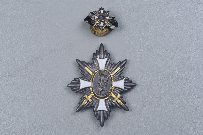 WWI GERMAN 1914-1918 HAMBURG HONOR BADGE w/MINIATURE BOUTONNIERE WWI GERMAN 1914-1918 HAMBURG HONOR BADGE w/MINIATURE BOUTONNIERE