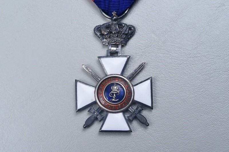 WWI GERMAN OLDENBURG HOUSE AND MERIT ORDER OF DUKE PETER FREDERICK LOUIS, KNIGHT 2nd CLASS