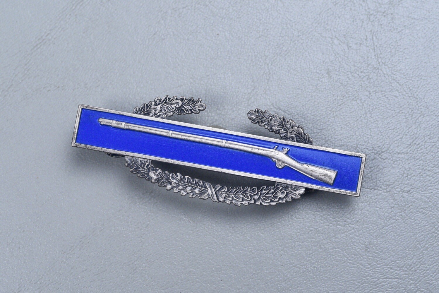 WWII U.S. COMBAT INFANTRY BADGE - STERLING w/ STERLING CLUTCHES