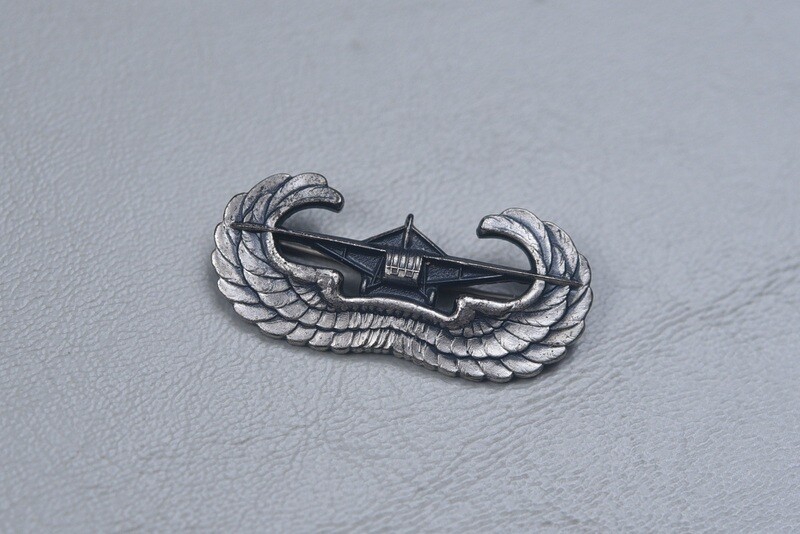 WWII U.S. GLIDER ASSAULT BADGE - PIN BACK, STERLING