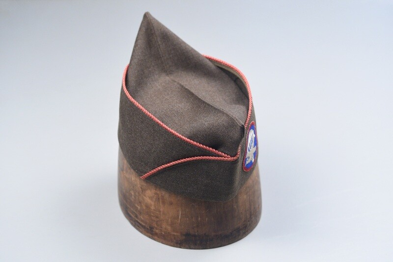 WWII U.S. AIRBORNE ENLISTED OD WOOL OVERSEAS CAP FOR ARTILLERY/ENGINEERS