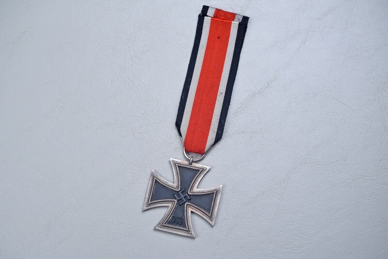 WWII GERMAN 1939 IRON CROSS ON ORIGINAL RIBBON