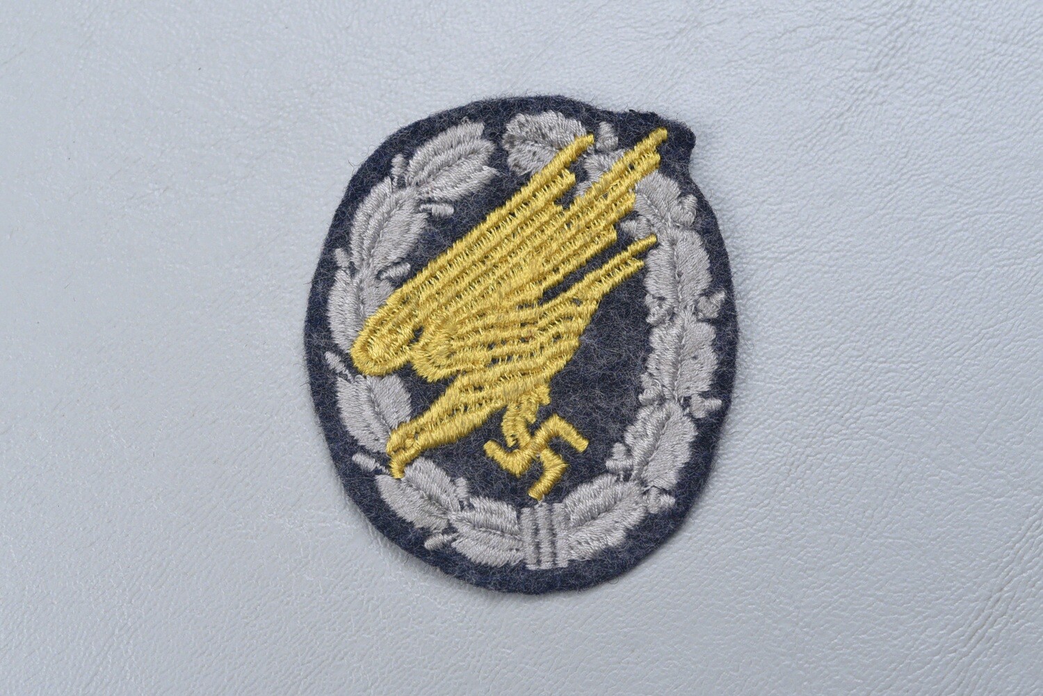 WWII GERMAN FALLSCHIRMJÄGER BADGE IN CLOTH