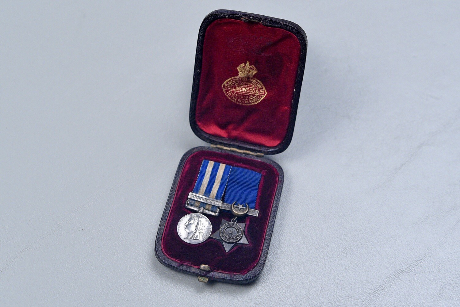 BRITISH VICTORIAN EGYPT MEDAL &amp; KHEDIVE&#39;S STAR MINIATURE PAIR - CASED