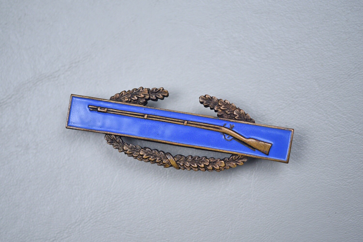 WWII U.S. BRITISH MADE ARMY COMBAT INFANTRY BADGE - BY LUDLOW, LONDON