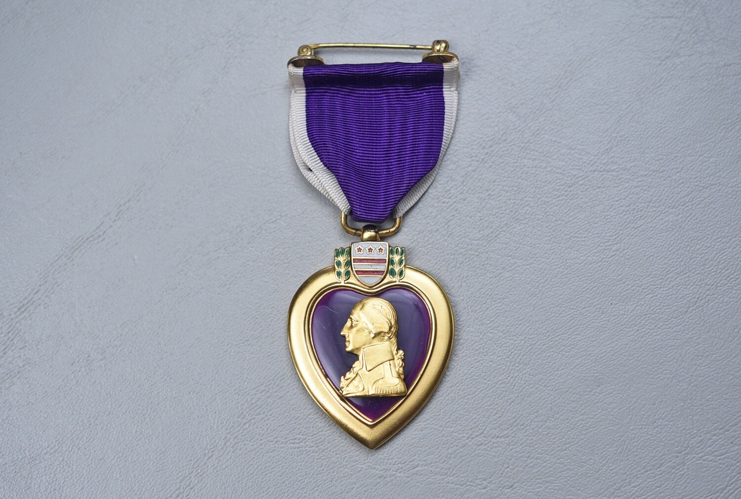 WWII U.S. NAVY/MARINE CORPS TYPE 1 PURPLE HEART w/SPLIT BROACH