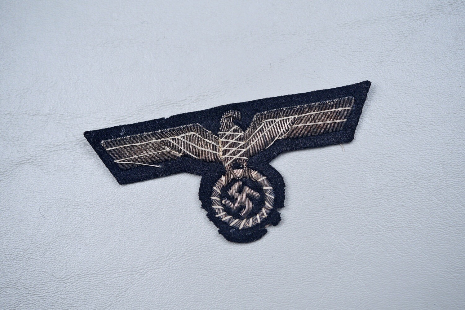 WWII GERMAN ARMY PANZER OFFICER&#39;S BREAST EAGLE IN SILVER BULLION