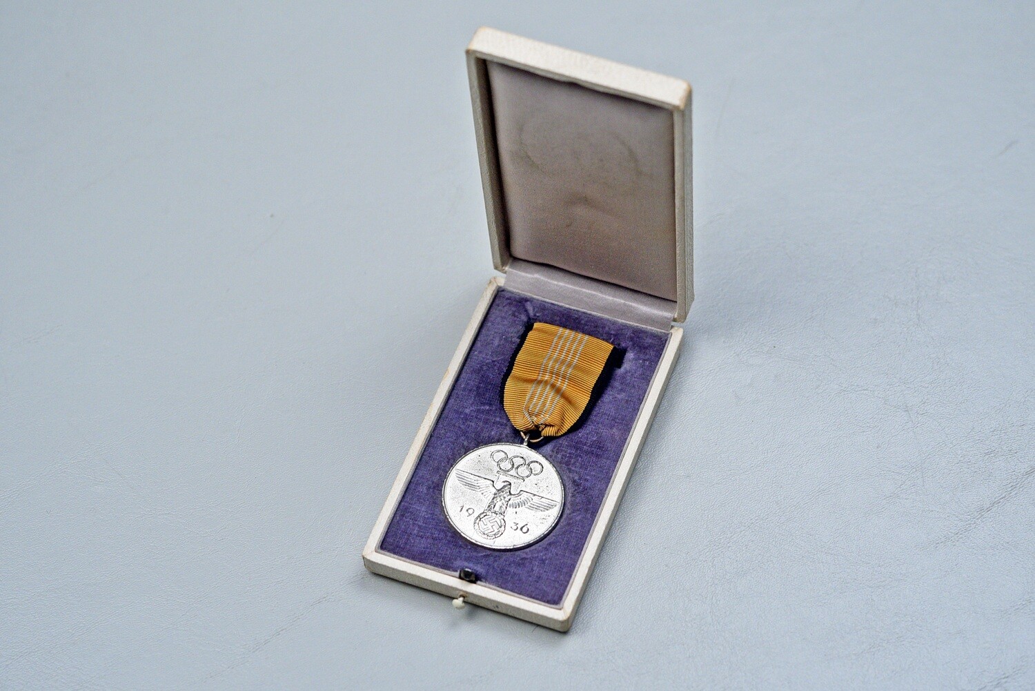 WWII GERMAN 1936 SUMMER OLYMPIC MEDAL IN PRESENTATION CASE