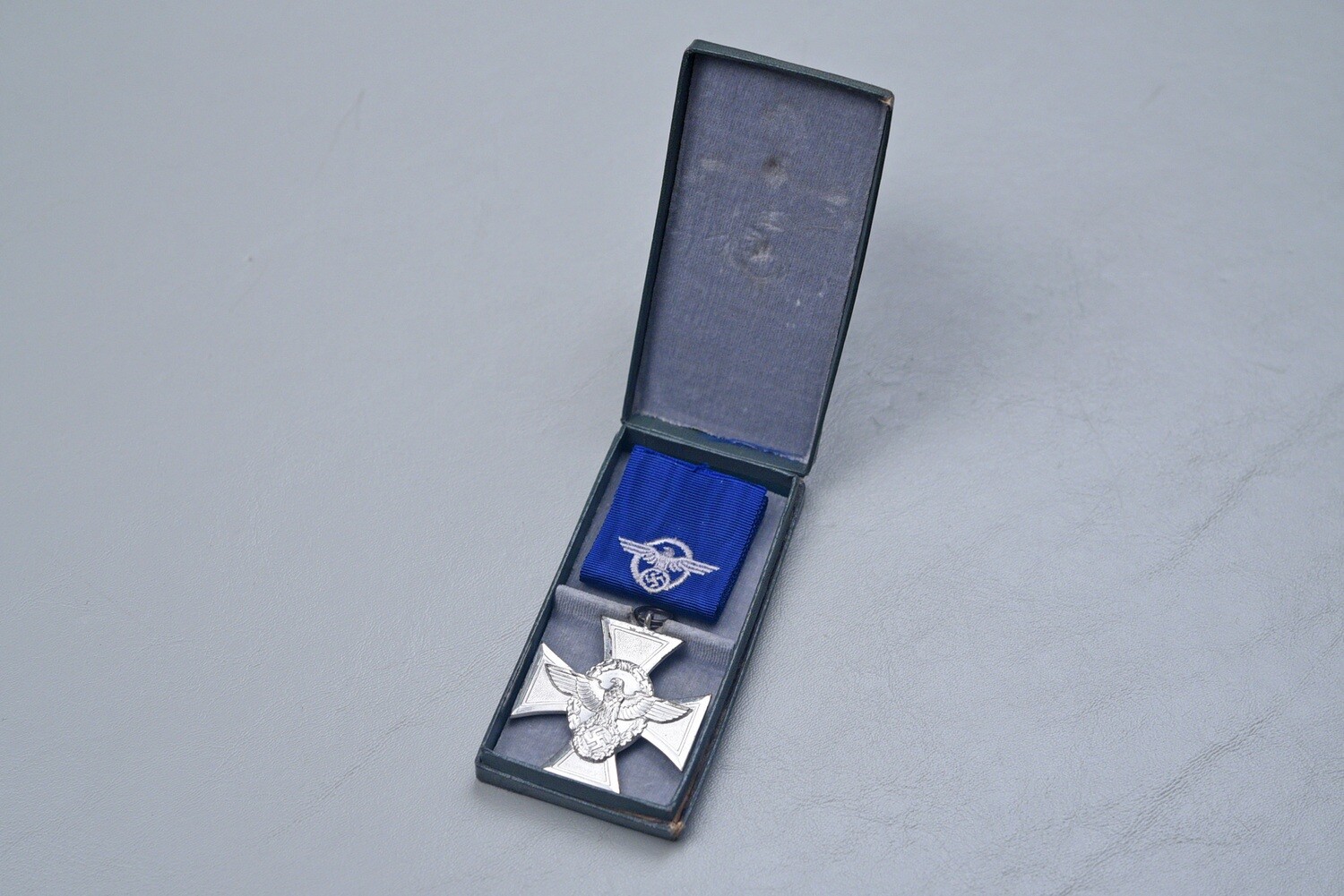 WWII GERMAN POLICE 18 YEAR LONG SERVICE CROSS 2nd CLASS IN PRESENTATION BOX