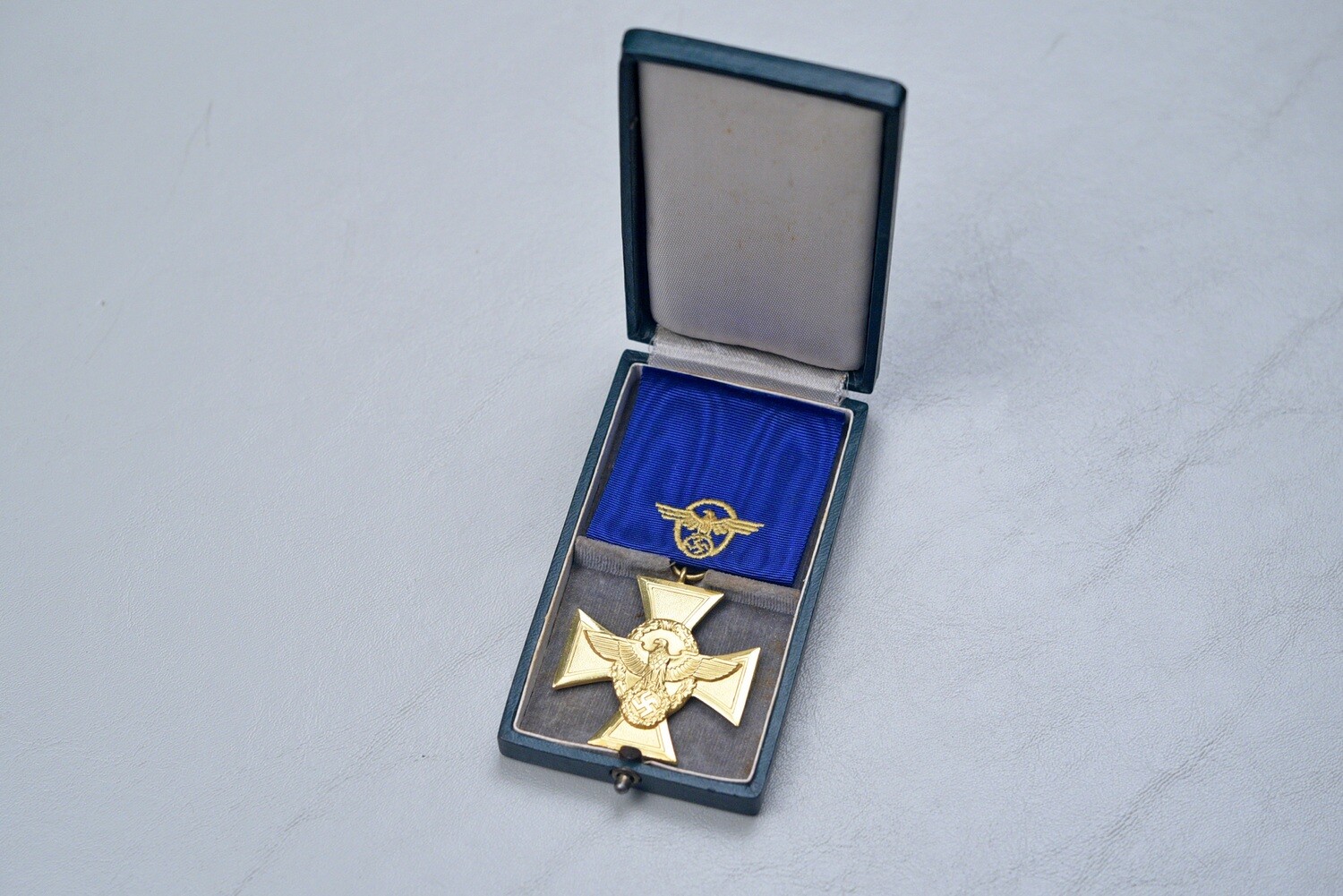 WWII GERMAN 25 YEAR POLICE LONG SERVICE CROSS 1st CLASS IN PRESENTATION CASE