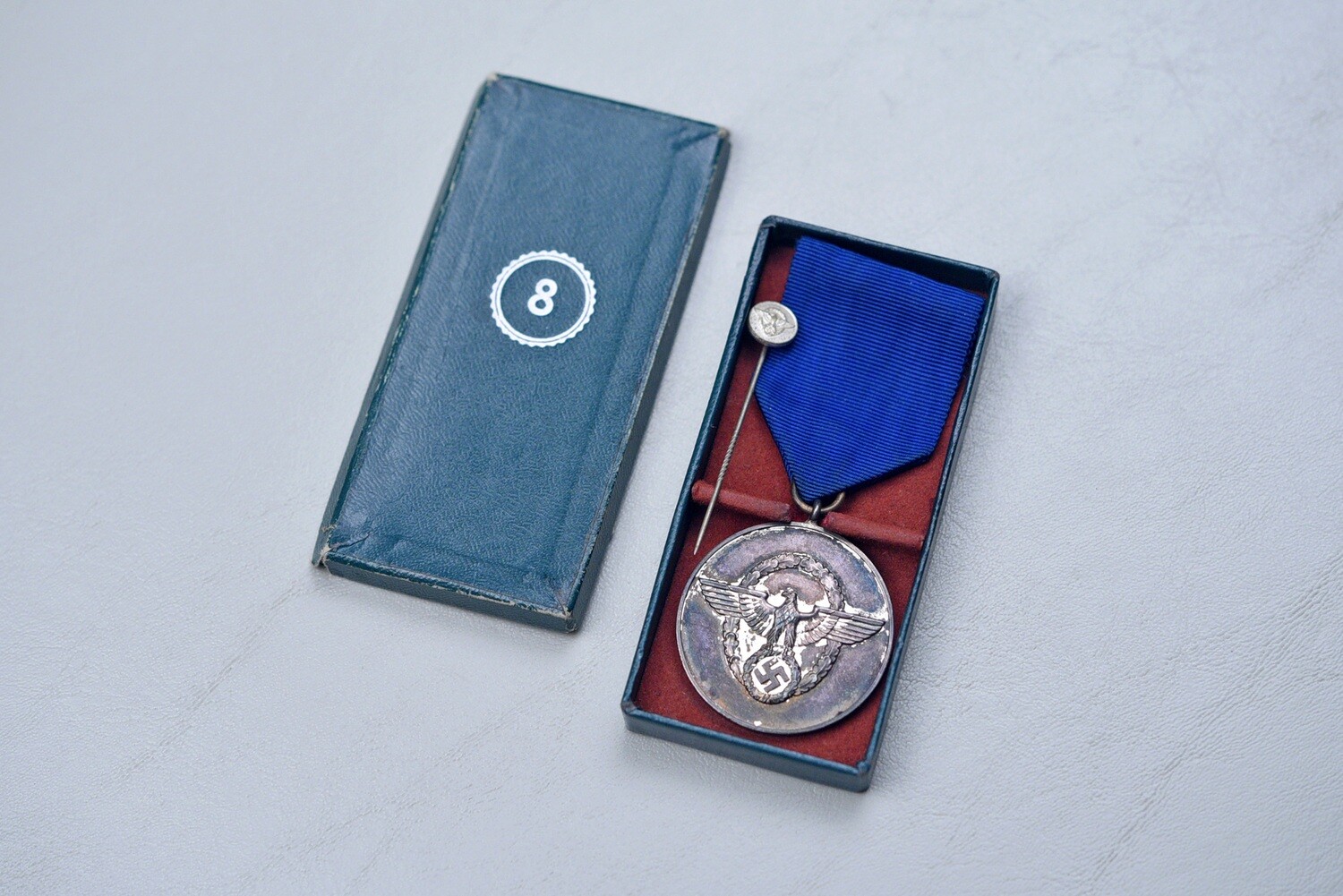WWII GERMAN POLICE 8-YEAR LONG SERVICE MEDAL IN PRESENTATION BOX