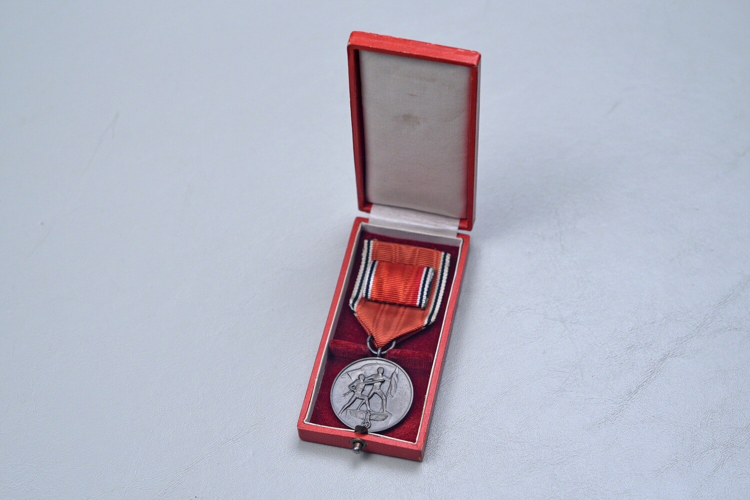 WWII GERMAN AUSTRIAN ANSCHLUSS MEDAL w/RIBBON BAR IN CASE