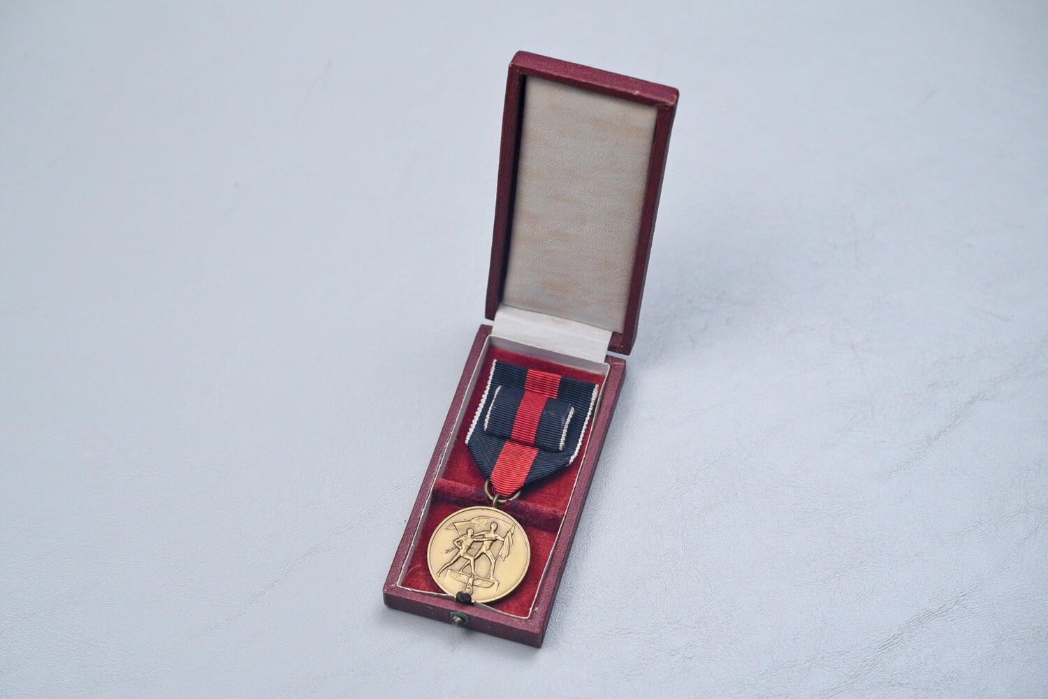 WII GERMAN CZECH ANSCHLUSS MEDAL w/RIBBON BAR IN CASE
