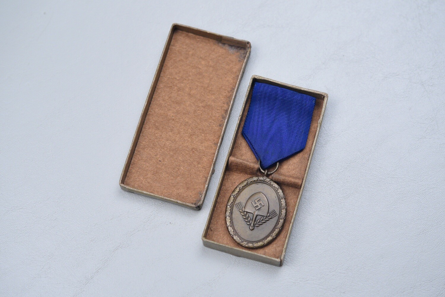 WWII GERMAN RAD 4-YEAR SERVICE MEDAL IN BOX