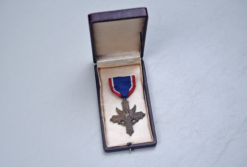 WWI U.S. DISTINGUISHED SERVICE CROSS IN TITLED CASE - NUMBERED, IDENTIFIED, w/RESEARCH