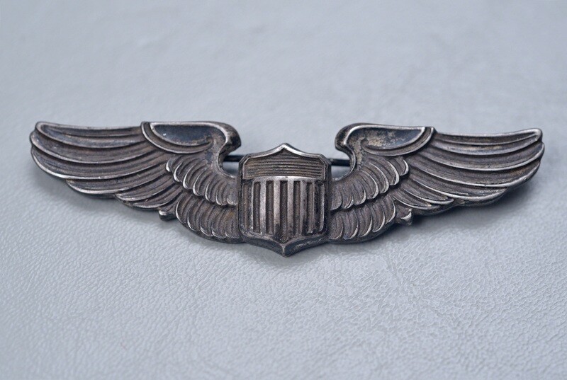 WWII U.S. U.S. ARMY AIR CORPS PILOT'S WING BY AMICO - PIN BACK, STERLING