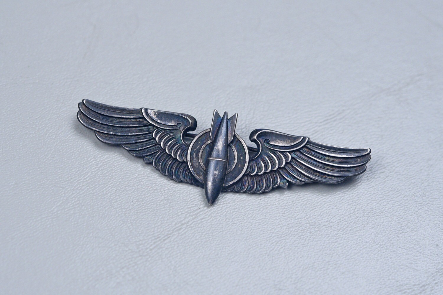 WWII U.S. U.S. ARMY AIR CORPS BOMBARDIER WING BY BALFOUR - PIN BACK, STERLING