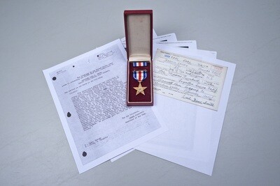 WWII U.S. MARINE CORPS SILVER STAR IN RED CASE - NAMED TO IWO JIMA KIA w/COPY OF CITATION