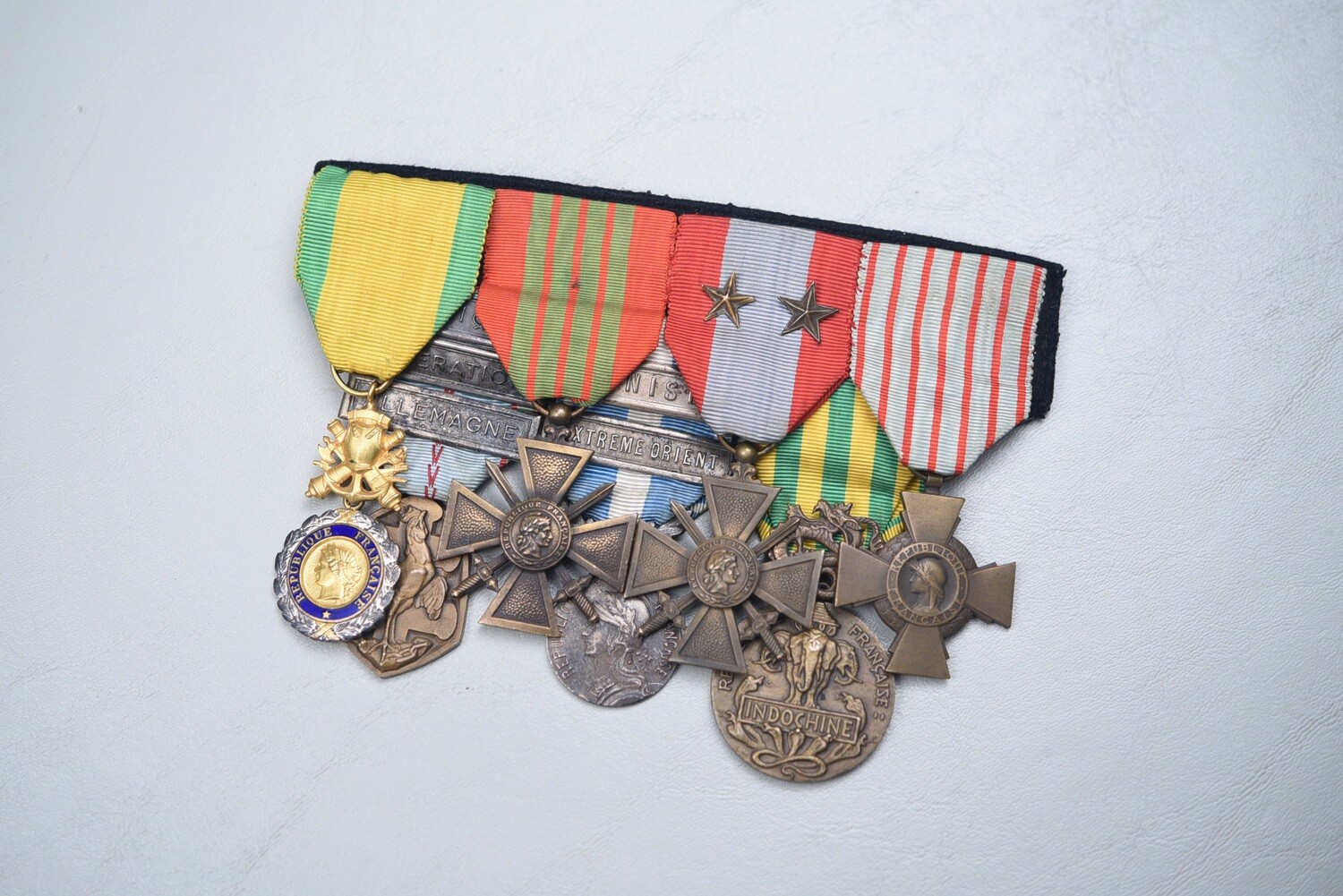 FRENCH WWII/INDO CHINA MEDAILLE MILITAIRE 7-PLACE MEDAL BAR