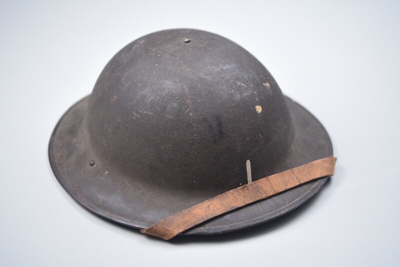 WWII U.S. MODEL 1917 STEEL TRENCH HELMET - COMPLETE