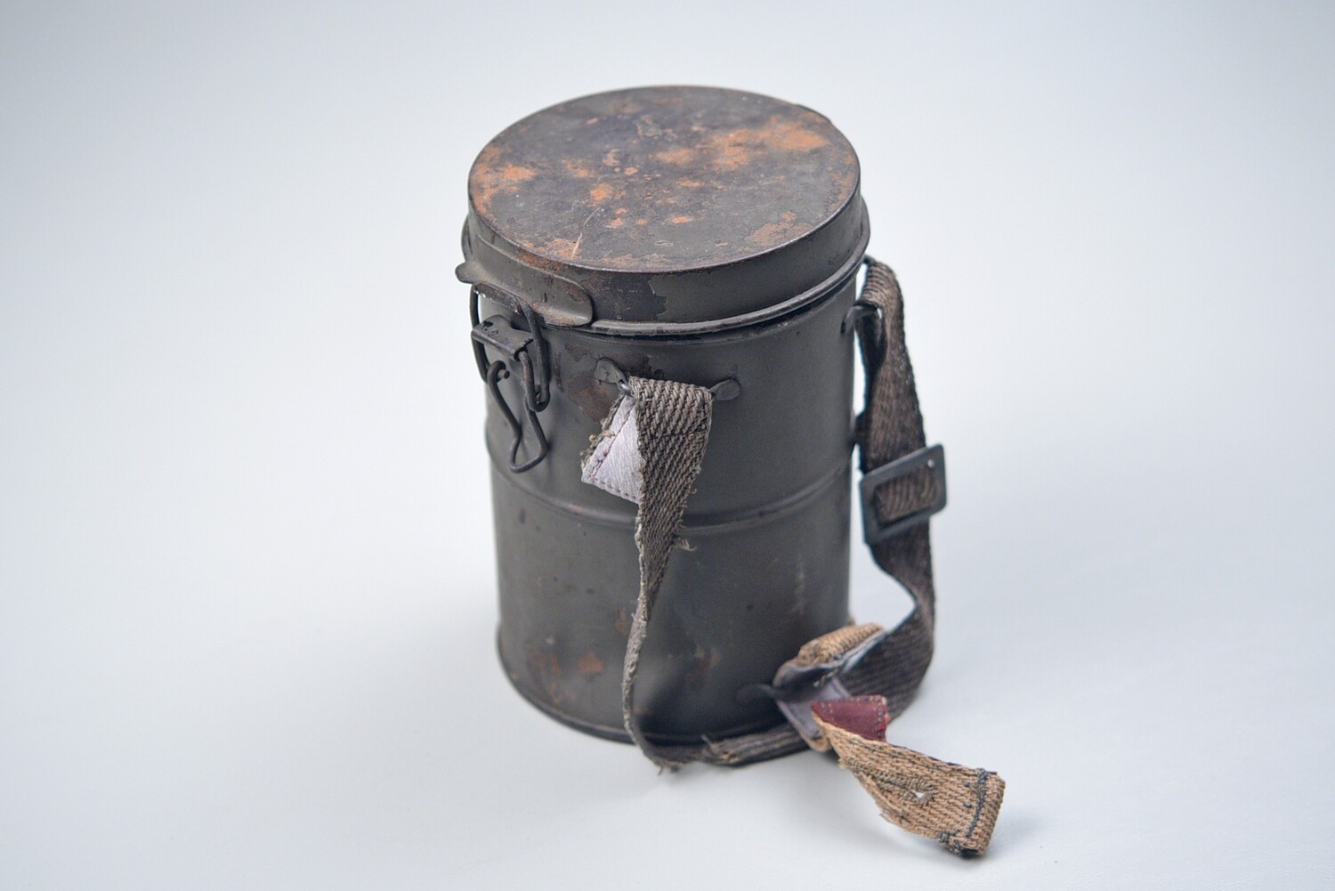 WWI GERMAN GAS MASK &amp; CANNISTER DATED 1917