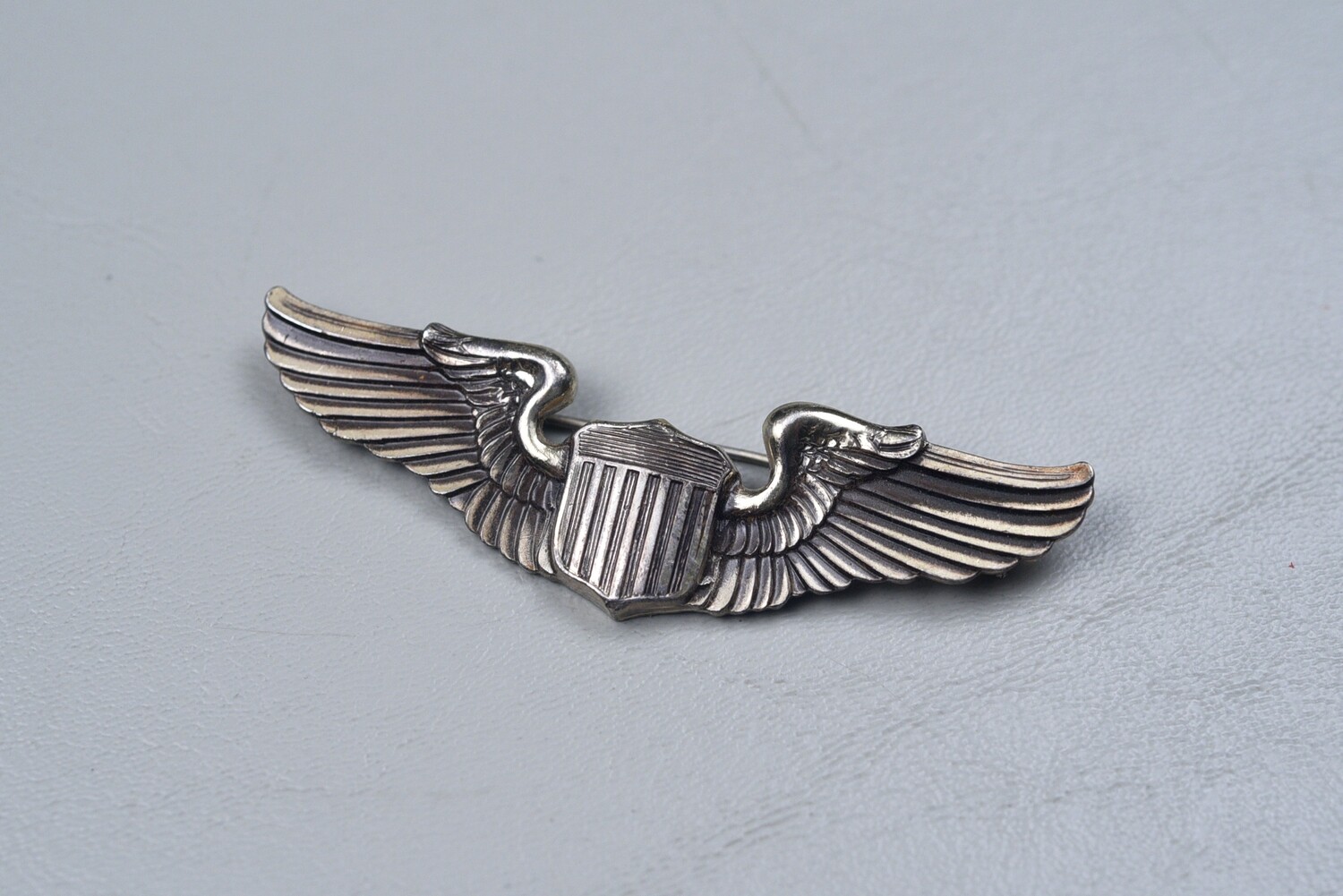 WWII U.S. ARMY AIR CORPS PILOT WING BY AMCRAFT - PIN BACK, STERLING