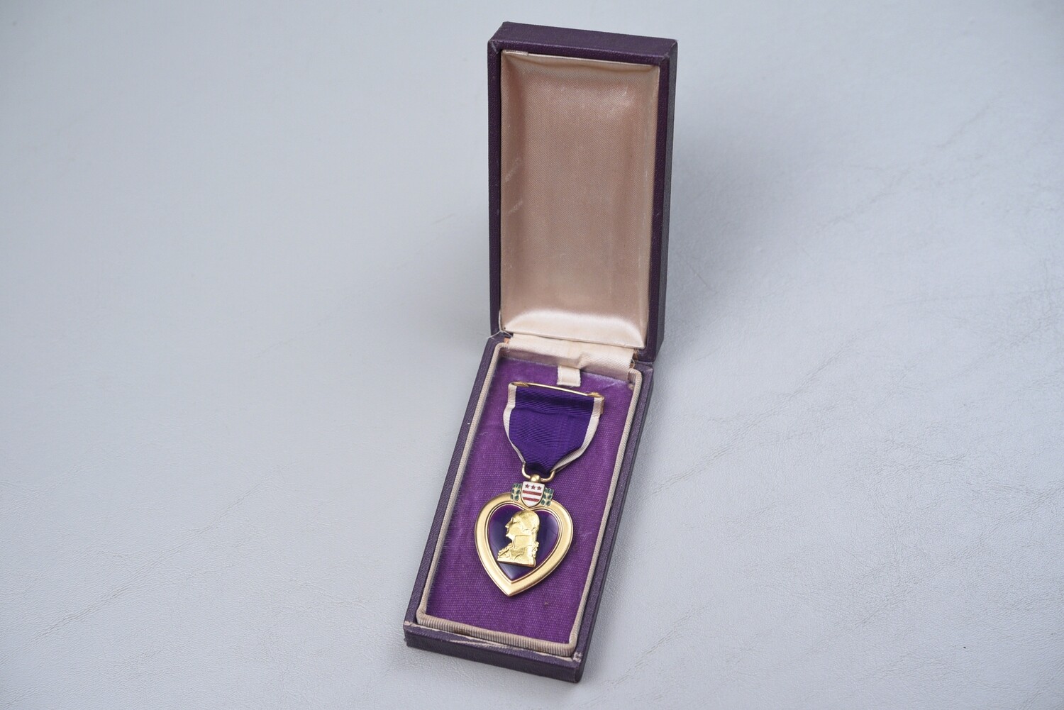 WWII U.S. MARINE CORPS PURPLE HEART IN PURPLE BOX - RAIDER KIA ON GUAM
