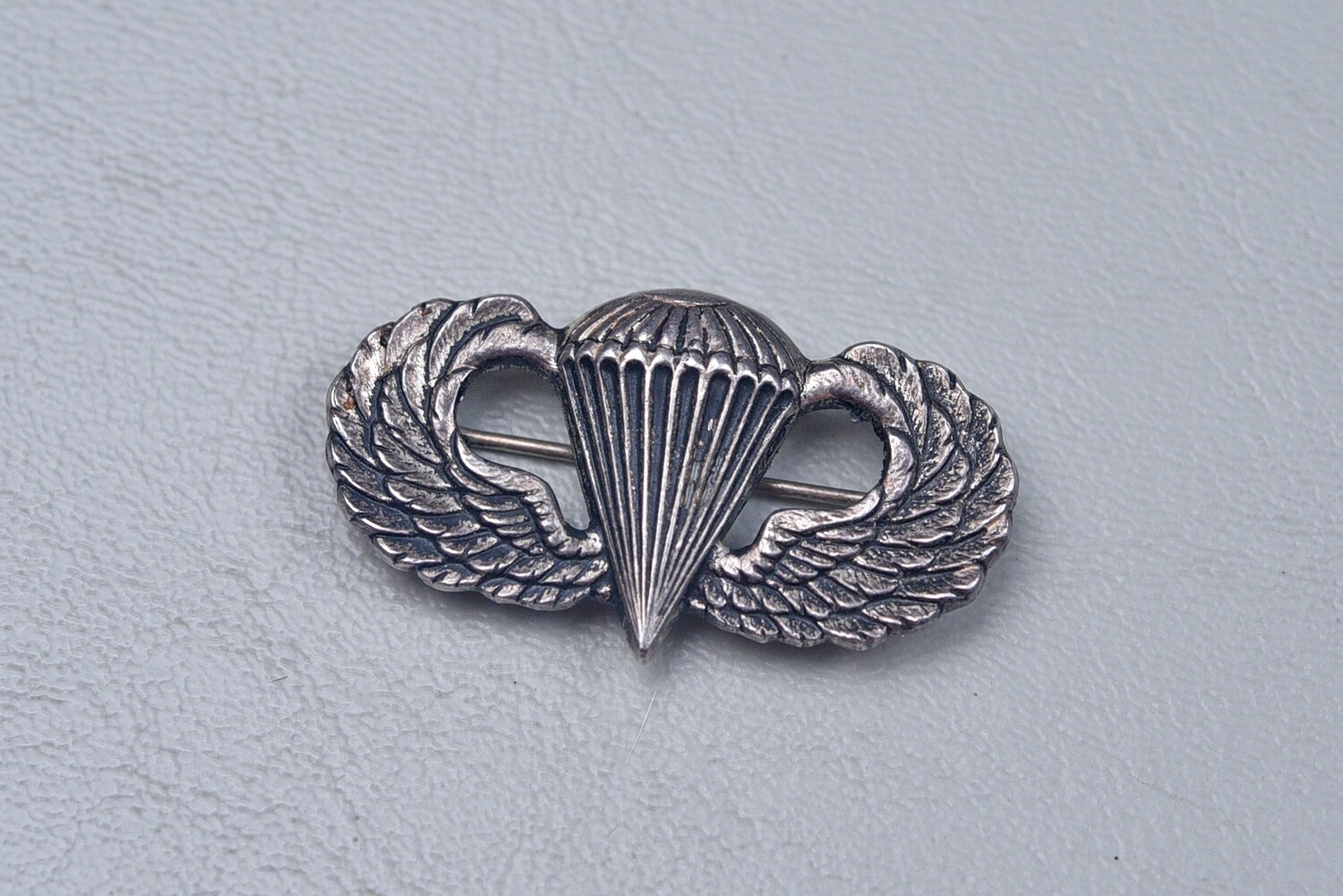 WWII U.S. PARATROOPER JUMP WINGS - PIN BACK, STERLING