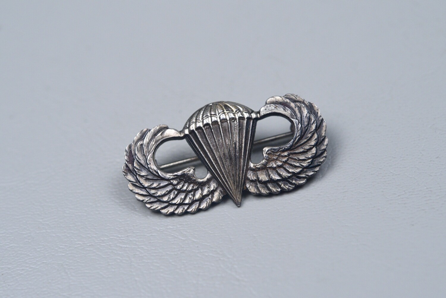 WWII U.S. PARATROOPER JUMP WINGS - PIN BACK, STERLING