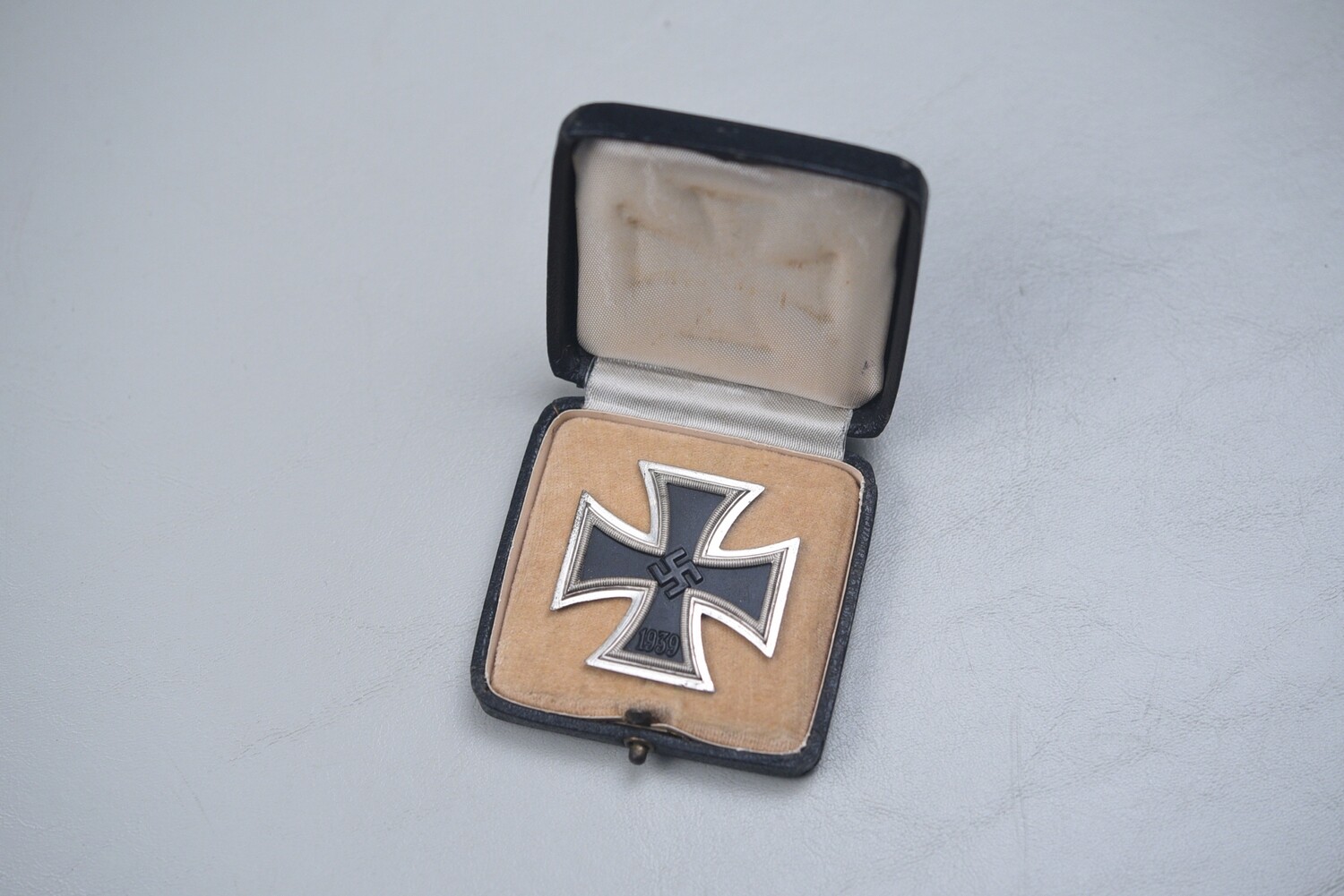 WWII GERMAN 1939 IRON CROSS 1st CLASS - CASED