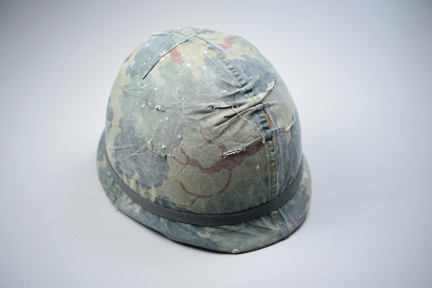 VIETNAM WAR M1 STEEL HELMET w/MITCHELL CAMOUFLAGE COVER - COMPLETE