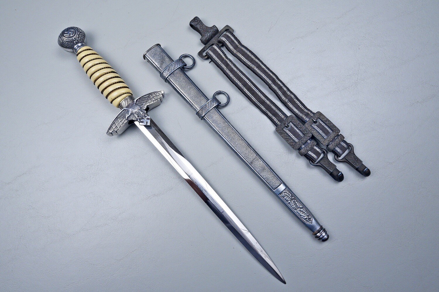 WWII GERMAN LUFTWAFFE 2nd MODEL OFFICERS DAGGER