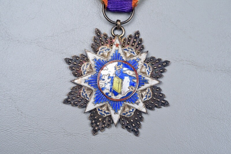 WWII CHINESE ORDER OF THE CLOUD &amp; BANNER VI CLASS OFFICER W/ROSETTE - NUMBERED