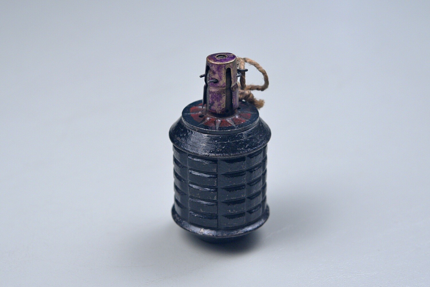 WWII JAPANESE TYPE 97 HAND GRENADE - COMPLETE AND INERT