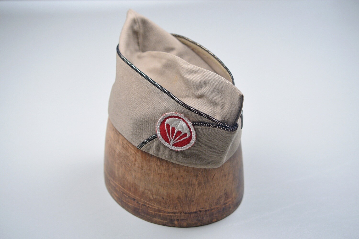 WWII U.S. ARMY PARATROOPER ARTILLERY KHAKI WOOL OFFICER OVERSEAS CAP
