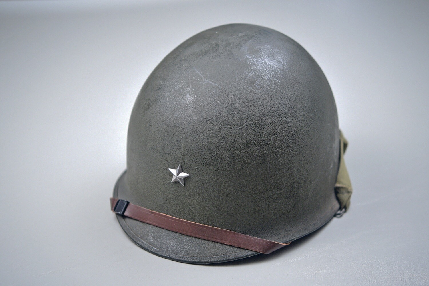 WWII U.S. BRIGADIER GENERAL&#39;S M1 STEEL HELMET - COMPLETE