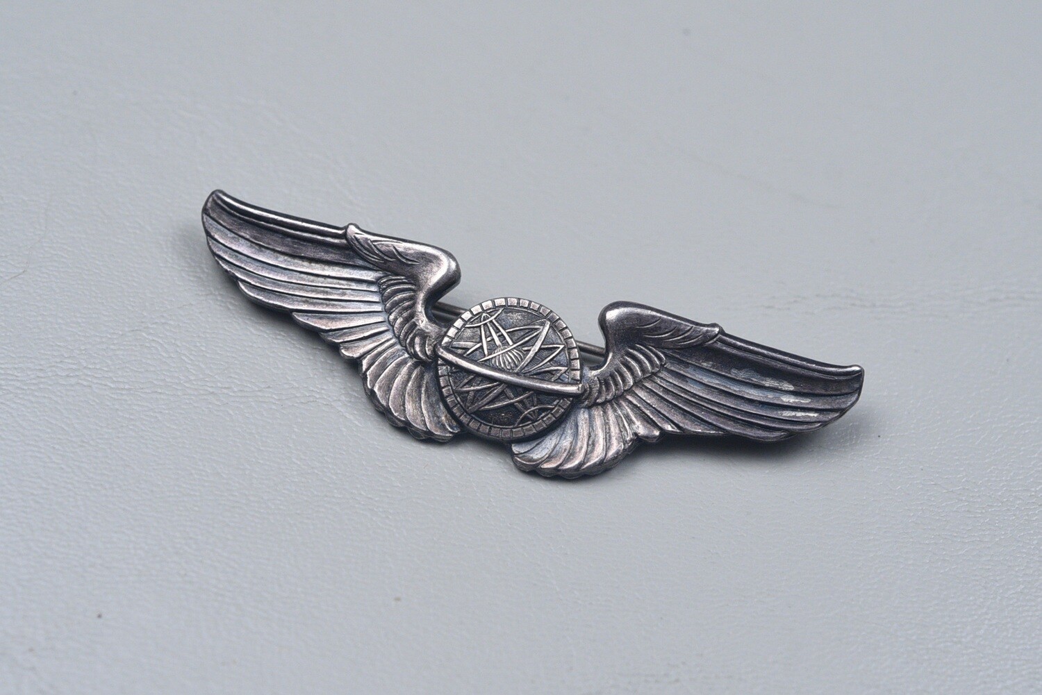 WWII U.S. ARMY AIR CORPS NAVIGATOR&#39;S WING - PIN BACK, STERLING