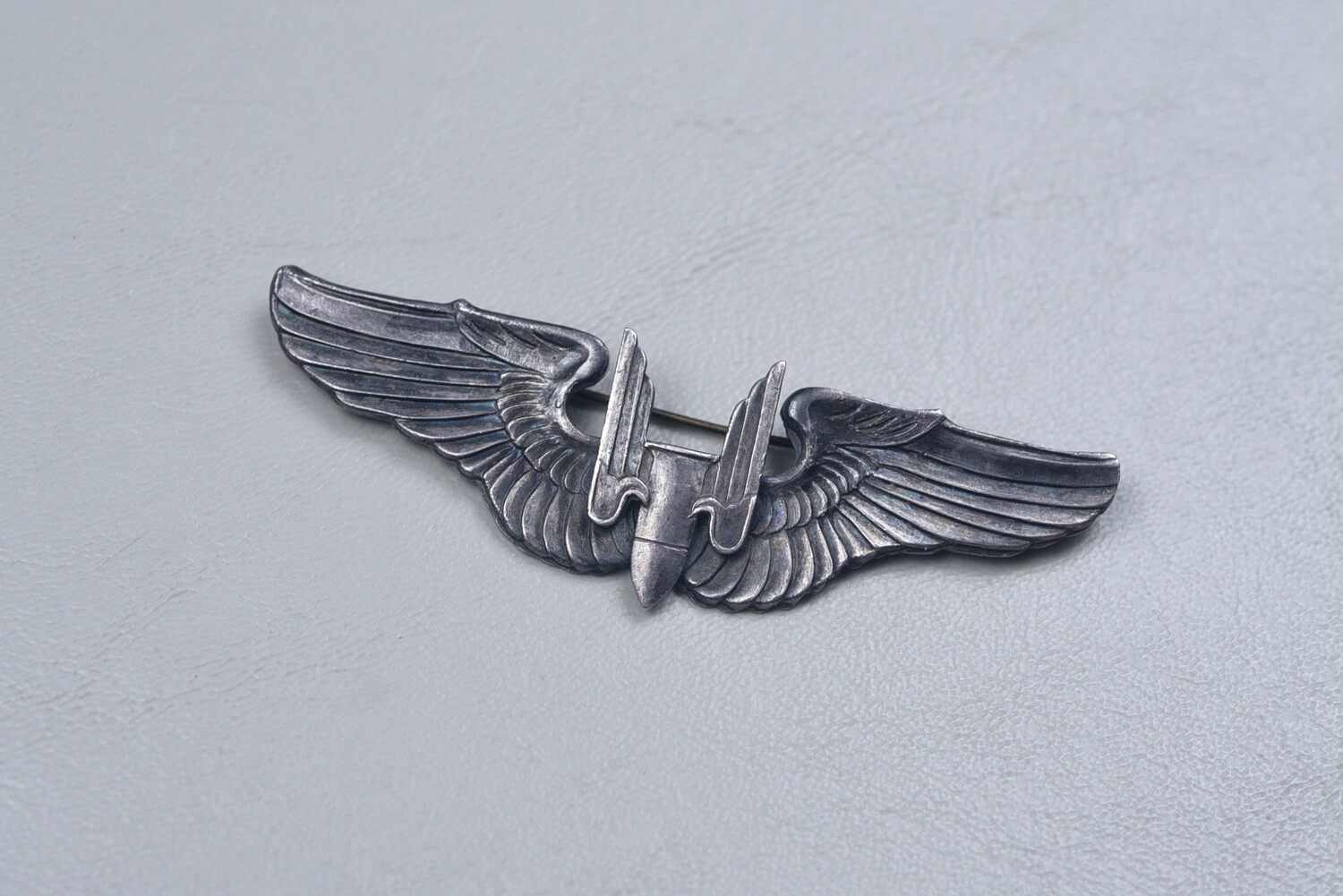 WWII U.S. ARMY AIR CORPS AERIAL GUNNER&#39;S WING - PIN BACK, STERLING