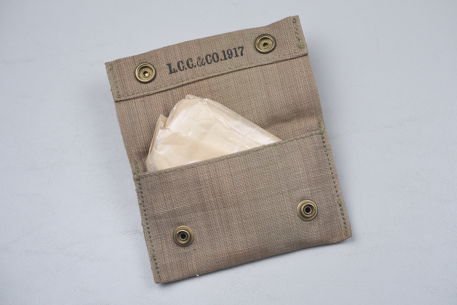WWI U.S. M1910 2-SNAP BANDAGE CARRIER w/BANDAGE - DATED 1917