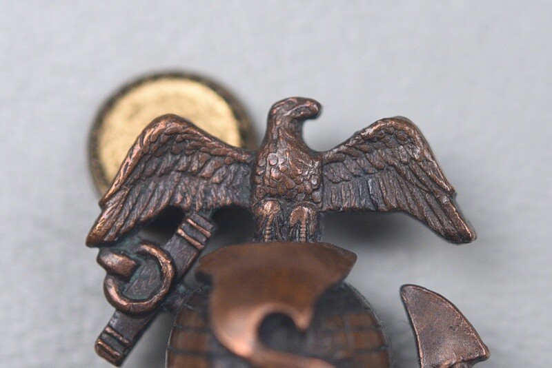 post-WWI U.S. MARINE CORPS OFFICER'S DROOP WING EAGLE, GLOBE, & ANCHOR BY H&H