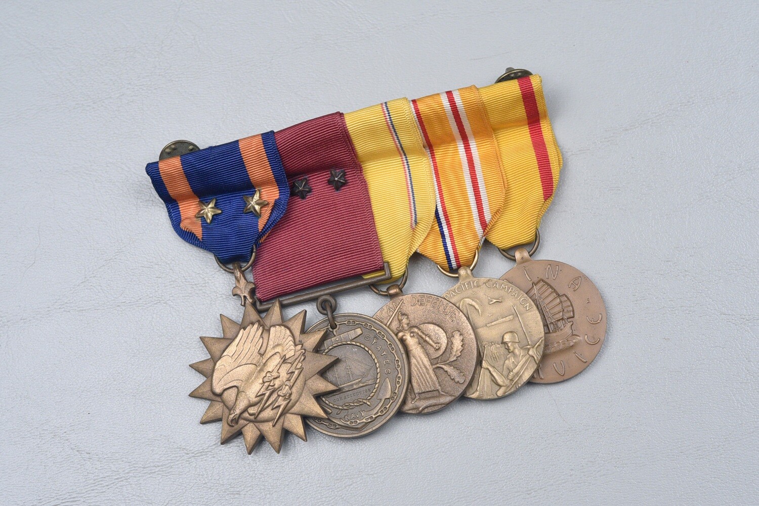 WWII U.S. NAVY AIR MEDAL 5-PLACE MEDAL GROUP - MOUNTED