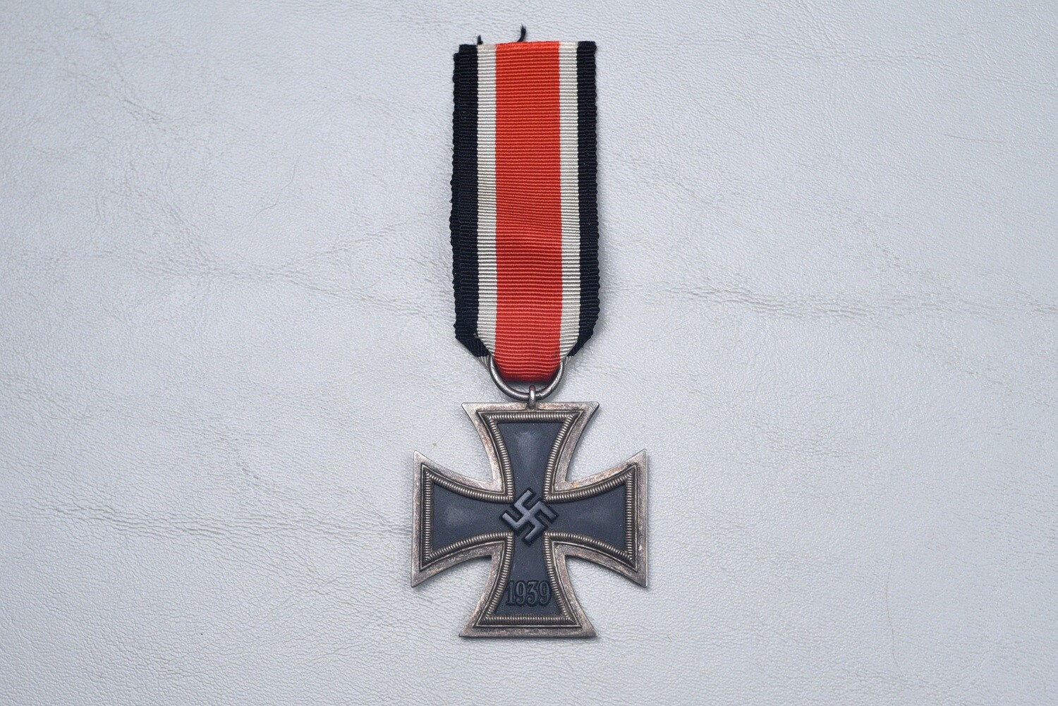 WWII GERMAN 1939 IRON CROSS 2nd CLASS