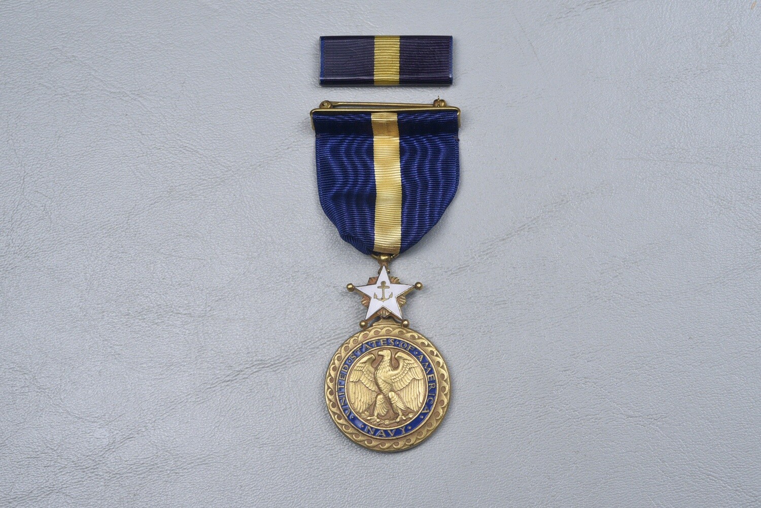 WWII U.S. NAVY DISTINGUISHED SERVICE MEDAL