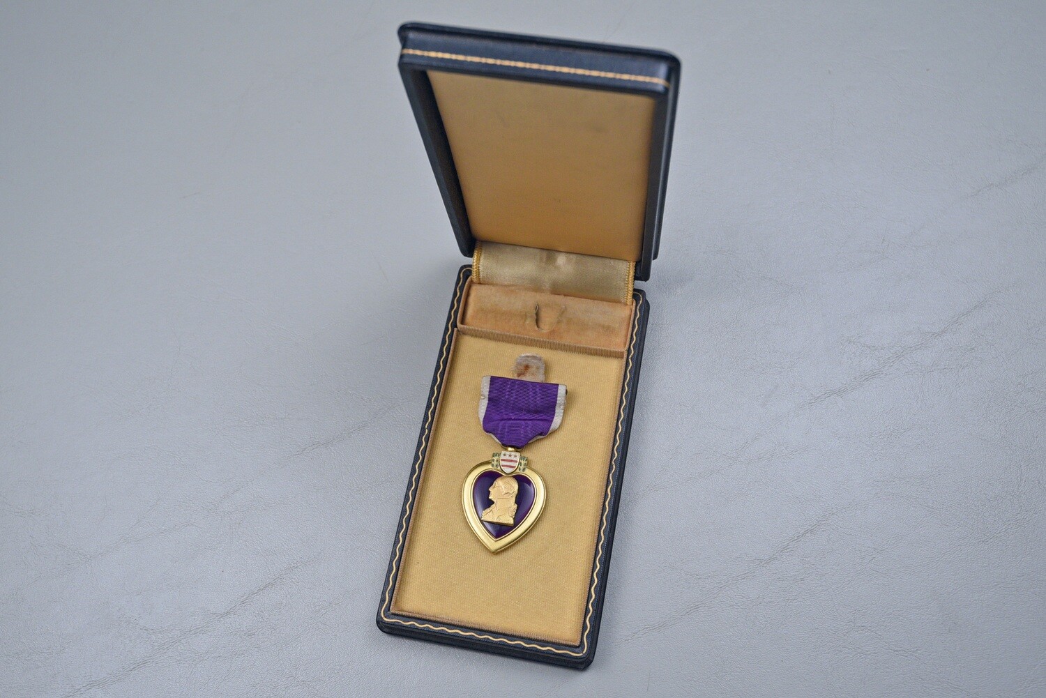 VIETNAM WAR U.S. ARMY 1st CAVALRY PURPLE HEART MEDAL NAMED TO LZ X-RAY KIA
