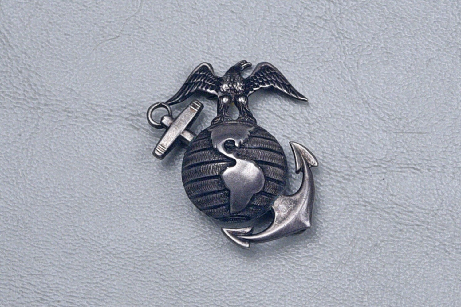 WWII U.S. MARINE CORPS OFFICER&#39;S GREEN UNIFORM COLLAR INSIGNIA - PIN BACK, STERLING
