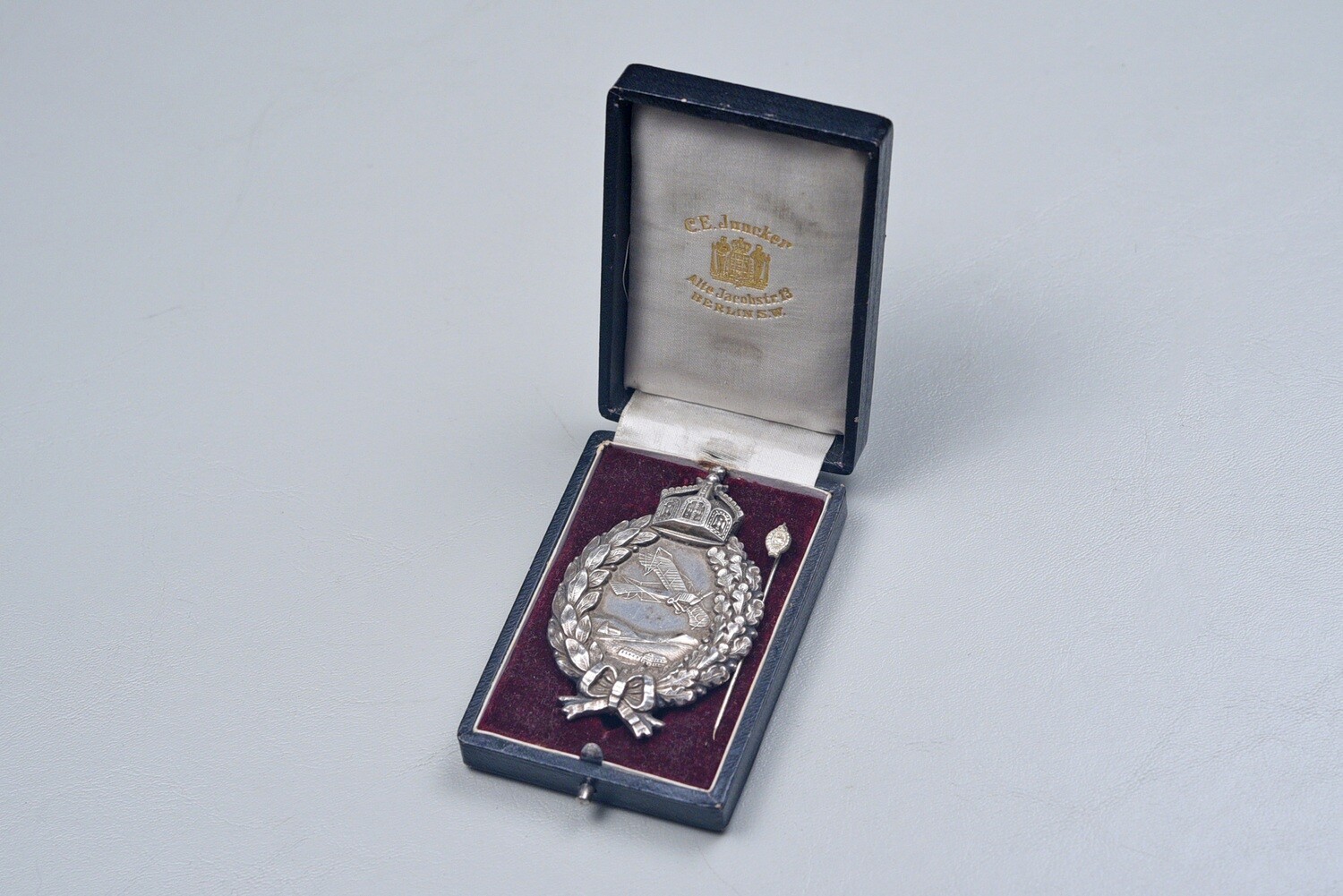WWI IMPERIAL PRUSSIAN PILOT&#39;S BADGE BY JUNCKER IN CASE